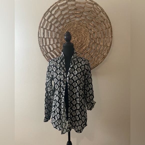 Rachel Zoe Black and White Floral Button Down Shirt - Picture 3 of 7